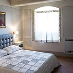 Le Bifore Bed and breakfast