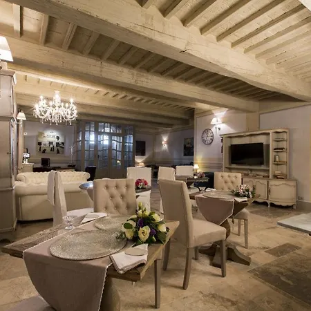 Le Bifore Panzió 2*