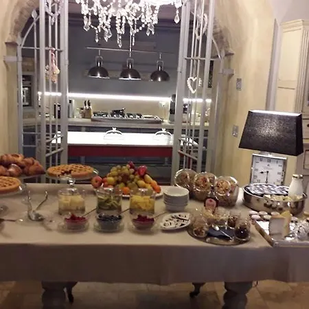 Le Bifore Bed and Breakfast 2*