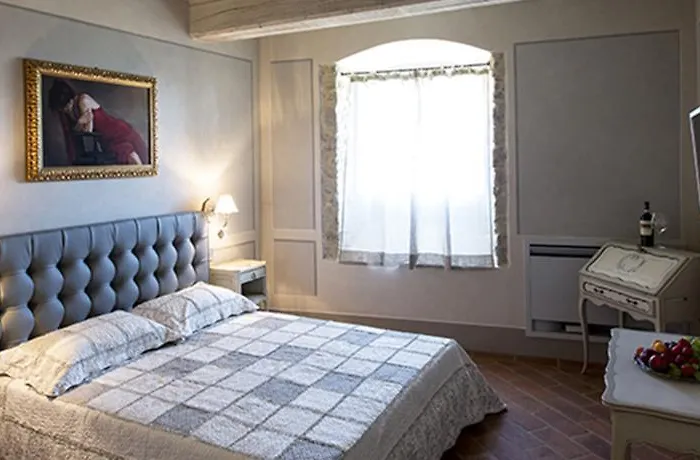 Le Bifore Bed and Breakfast