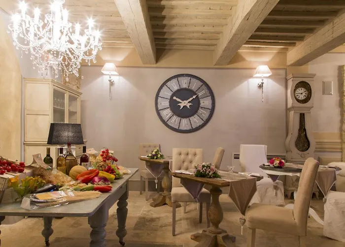 Le Bifore Bed and Breakfast