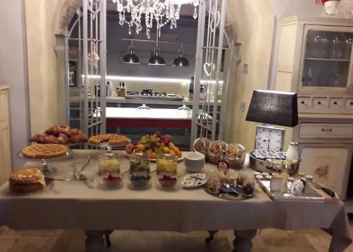 Le Bifore Bed and Breakfast 2*